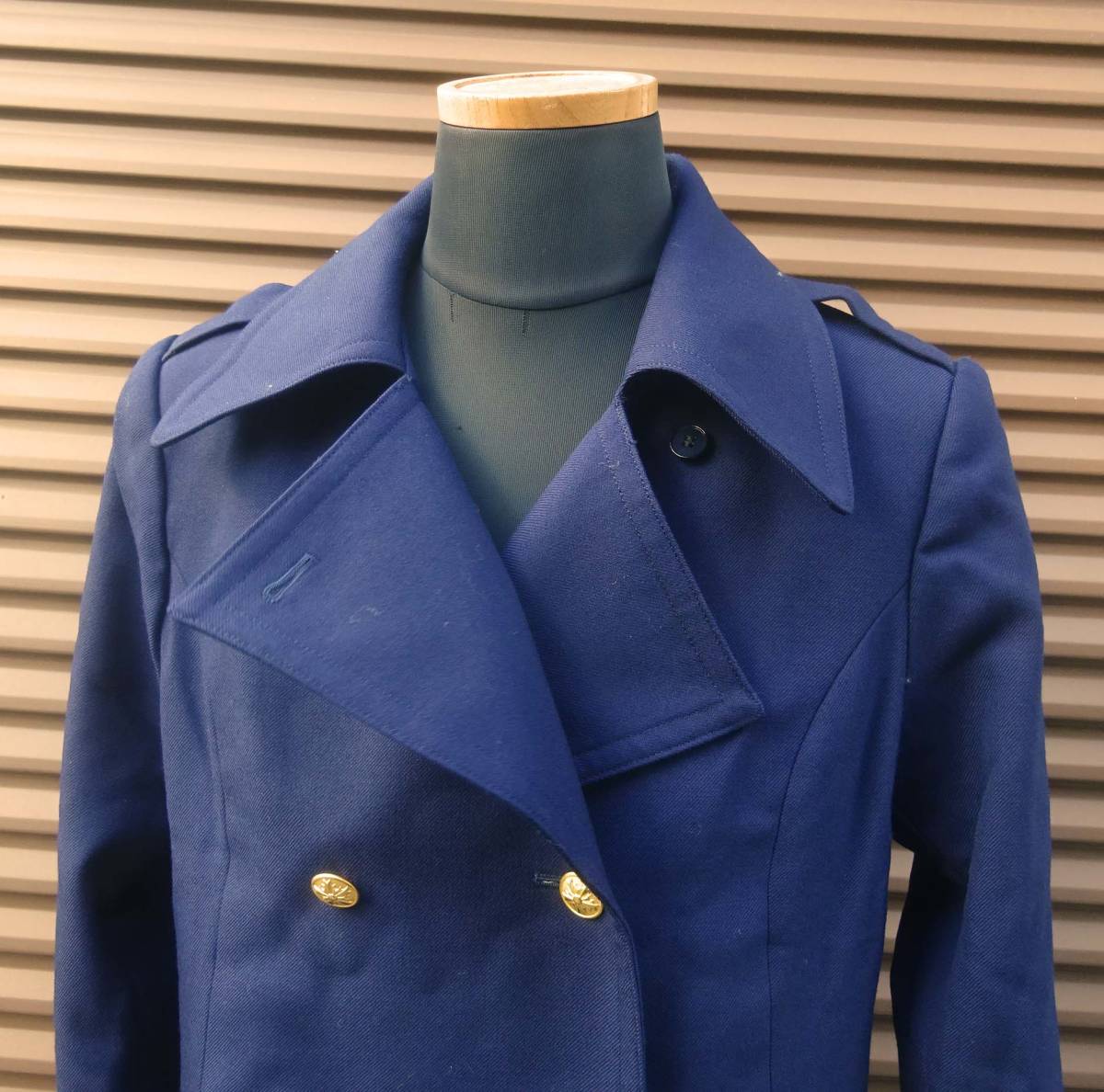 昭和期の婦人警官用コート(初期の品、完全未使用 巡査警部制服 昭和期の婦人警官用コート(初期の品、完全未使用 巡査警部制服