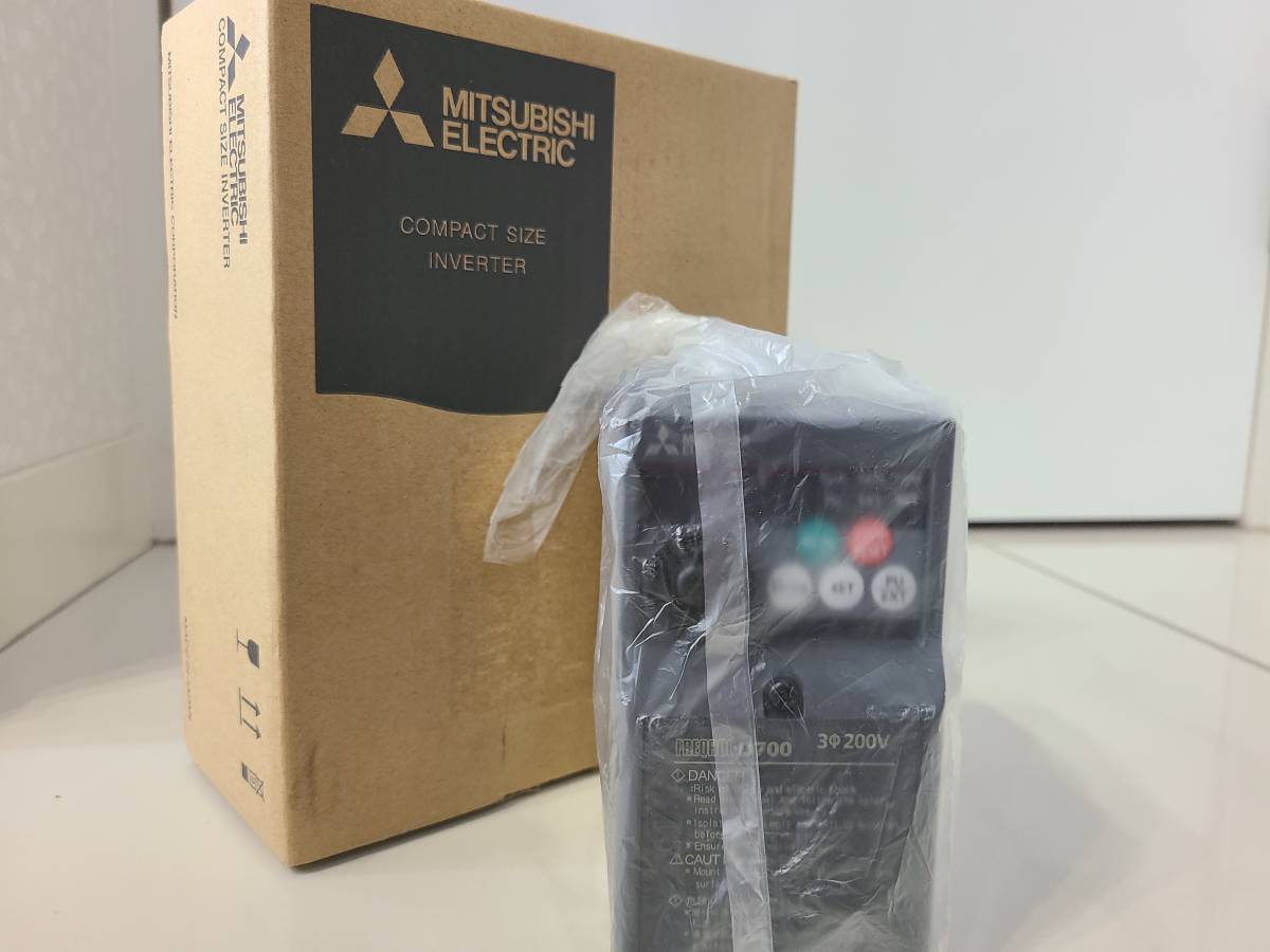 三相200V 0.4kw】三菱 インバーター FR-D720-0.4K | sweatreno.com