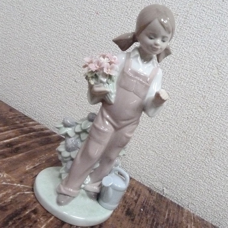 (☆BM)LLADRO/リヤドロ(0629-③)小鳥と話す少女 #5217 陶花 高さ19㎝ 陶器製 人形 おさげ 女の子