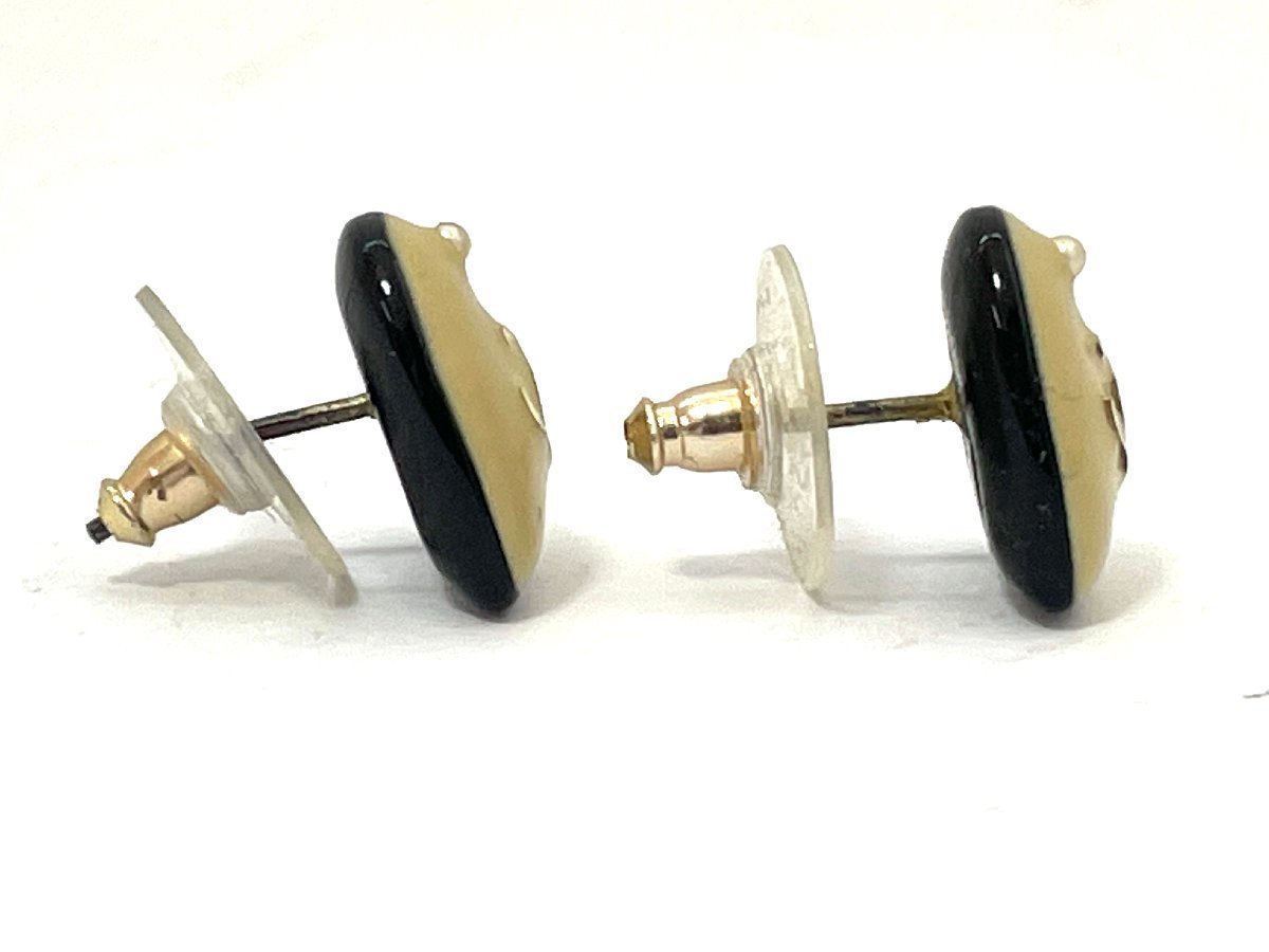 CHANEL シャネル ピアス ハート ベージュ CHANEL シャネル ピアス ハート ベージュ