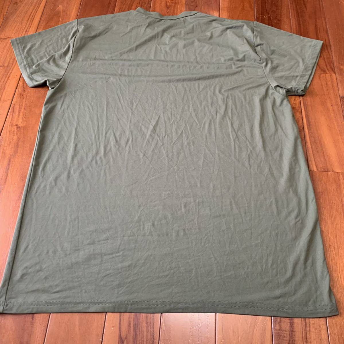 沖縄 米軍放出品 TACTICAL T-SHIRTS 無地 半袖 Tシャツ トレーニング ランニング 筋トレ スポーツ OD LARGE (管理番号MN46)_画像3