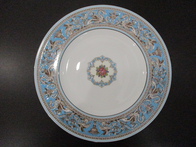 WEDGWOOD ウェッジウッド 飾り皿 プレート Florentine 重さ約675.2ｇ 中古品 定形外710円～ ゆうパック80サイズ 同梱対応可能_画像1