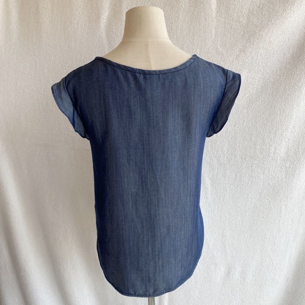 GAP lady's tops XXS no sleeve Denim color 