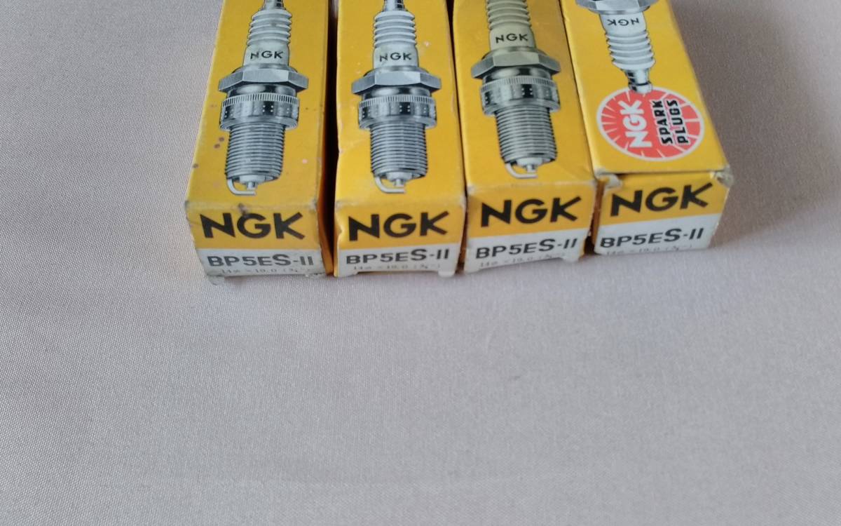 NGK スパークプラグ　BP5ES-11 　4本セット　未使用品_画像4