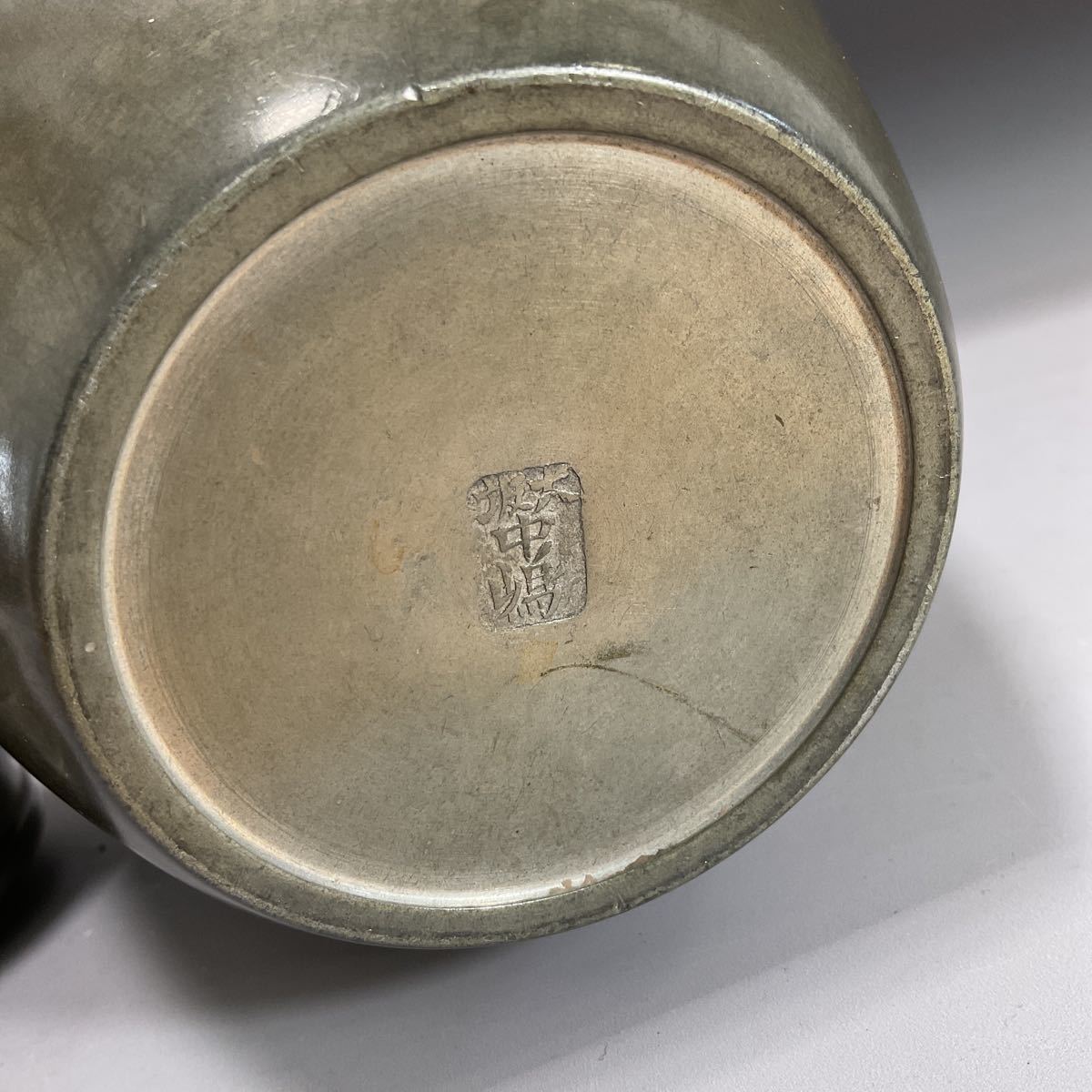 古 錫 茶壺 重さ約1、4kg高さ19、5cm 大阪中嶋製 煎茶 古 錫 茶壺 重さ約1、4kg高さ19、5cm 大阪中嶋製 煎茶