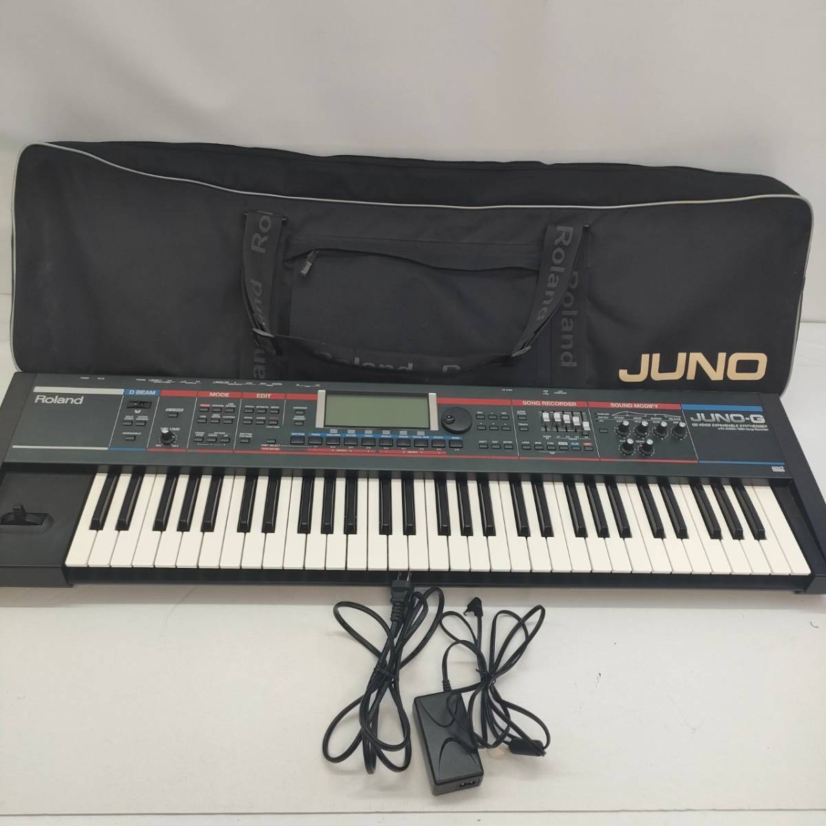 No.3928【Roland】ローランド　JUNO-G　キーボード　シンセサイザー　ケース付き　　ジャンク品　◎同梱不可◎_画像1