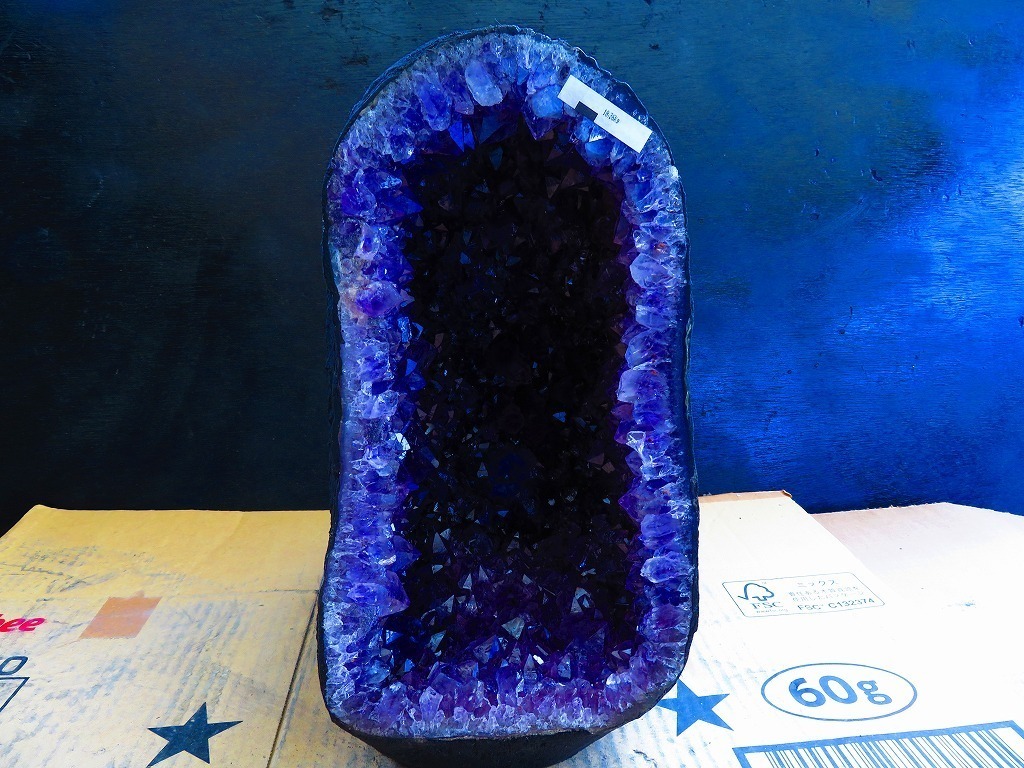  rarity .... super a little over power * super power * limited goods *urug I production * natural crystal gem * amethyst dome super huge 18.36kg* height 360mm*tr20982