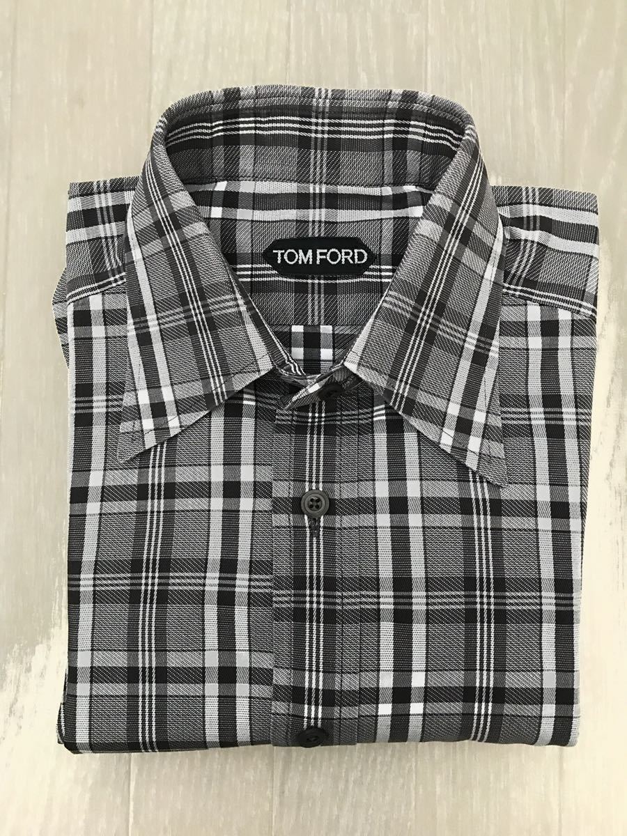 お金を節約 新品 TOM FORD トムフォード ダブルカフスドゥエボットーニ
