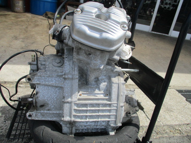 ホンダ　GL400　ノーマルエンジン　純正エンジン　ウイングGL400カスタム　旧車　横置きVツインエンジン　希少　昭和　水冷　エンジン_画像3