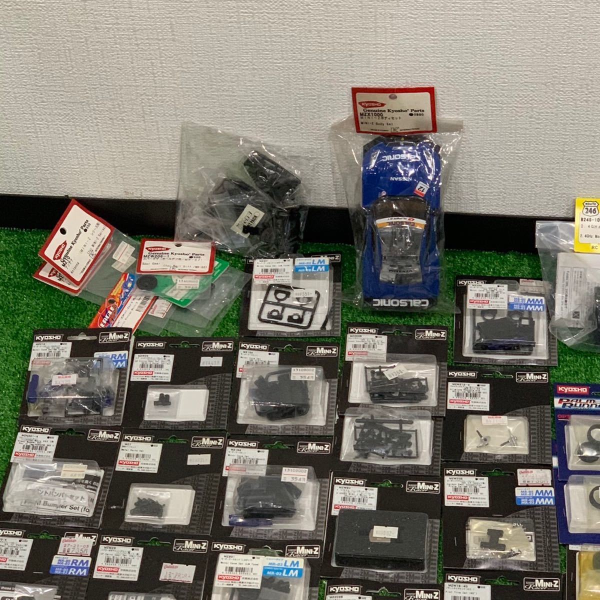 KYOSHO 京商 パーツ大量まとめ売り MINI-Z ミニッツレーサー KYOSHO 京商 パーツ大量まとめ売り MINI-Z ミニッツレーサー