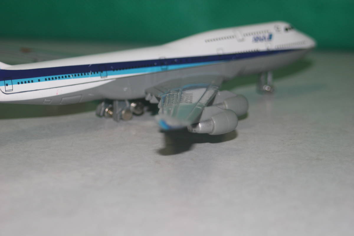  Tomica 2005 made B-747 jumbo 747 -400 ANA,JA8958