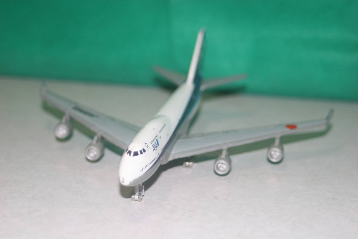  Tomica 2005 made B-747 jumbo 747 -400 ANA,JA8958