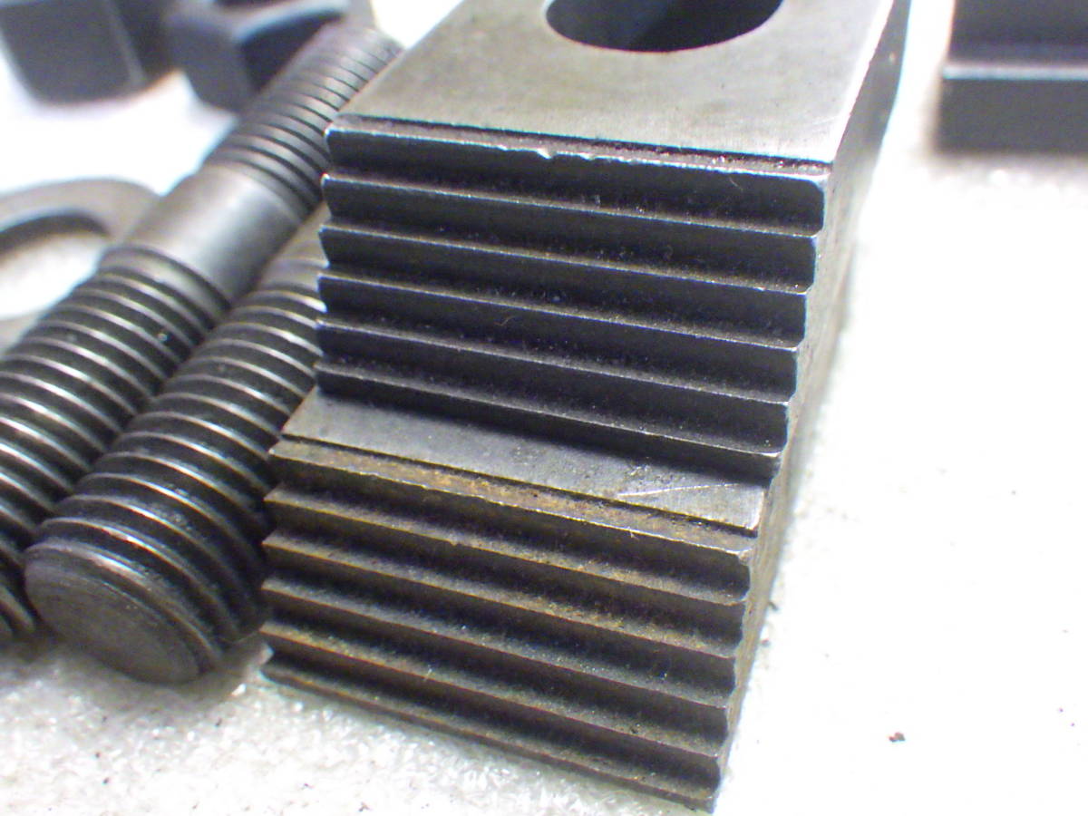 賜物 ニューストロング ステップクランプ 使用ボルト M24 全長250 10S-10 trumbullcampbell.com