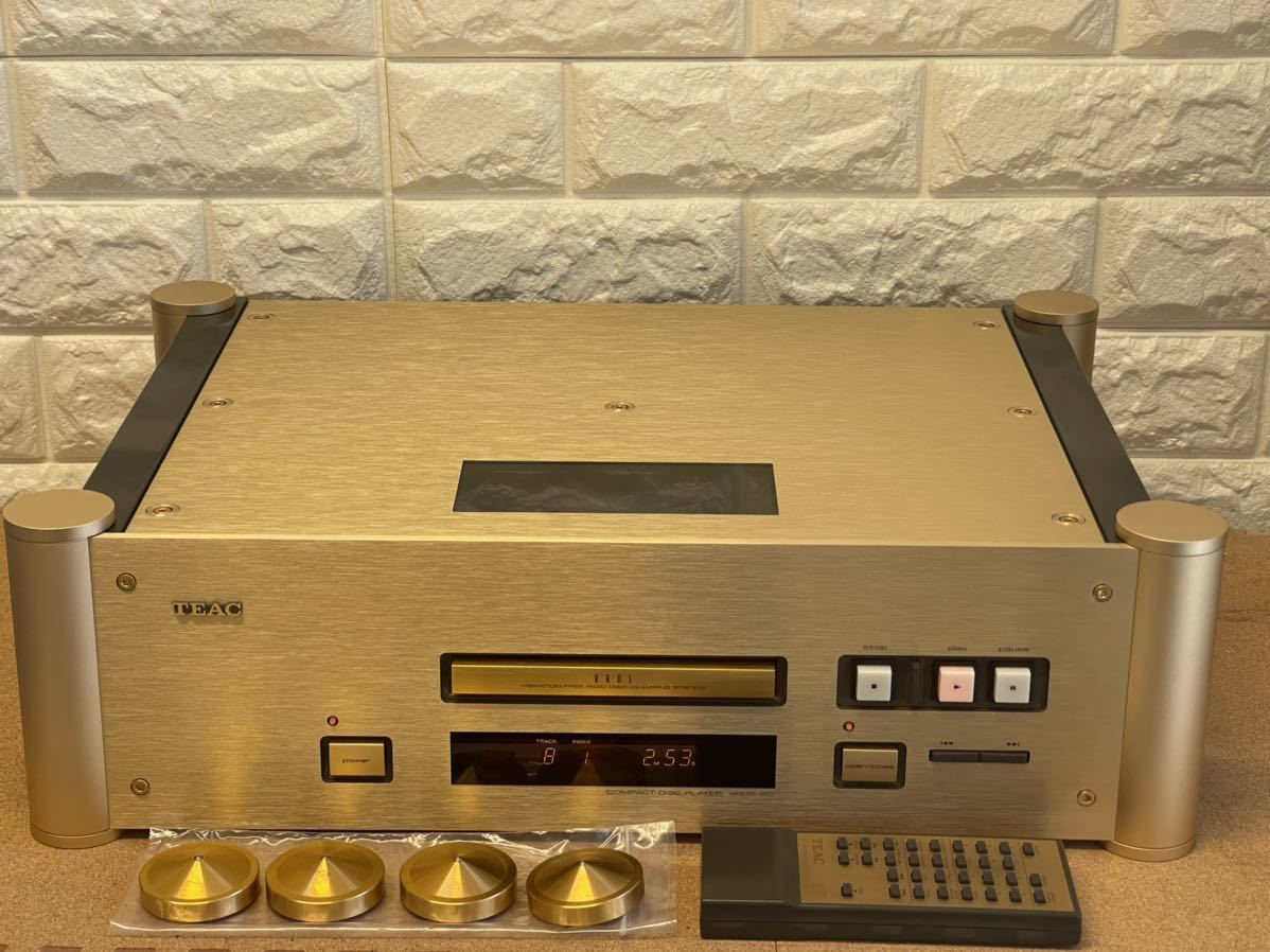 ティアック TEAC VRDS-20 CDプレーヤー 、インシュレーター、リモコン