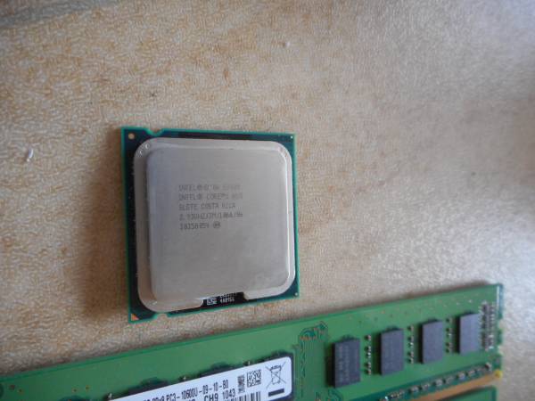 A2641 SAMSUNG 2GB 2Rx8 PC3-10600U-09-10-B0 2 листов .cpu INTEL86 e7500,core2duo