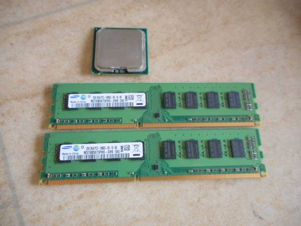 A2641　SAMSUNG 2GB 2Rx8 PC3-10600U-09-10-B0 2枚　とcpu　INTEL86　e7500,core2duo_画像1