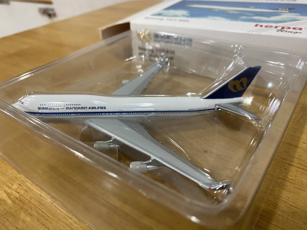 ヘルパ　MANDARIN　AIRLINES　Boeing　747-400　1/500　＃511261　貴重　航空機祭り_画像6