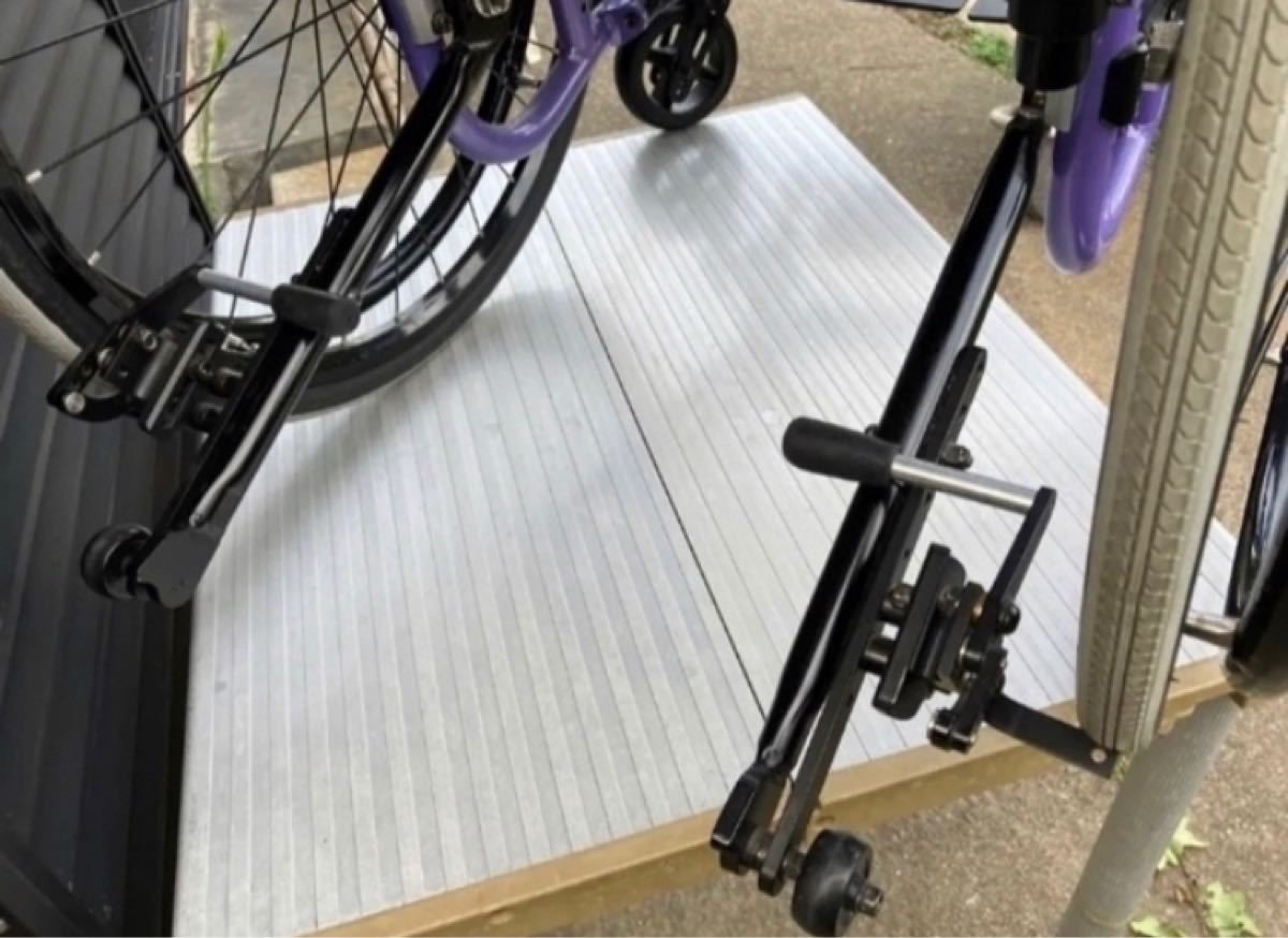 OX製 アームレスト　折りたたみ　軽量　車椅子 車いす 車イス 自走式　折り畳み 他松葉杖、スロープ、アンダーネット出品中です