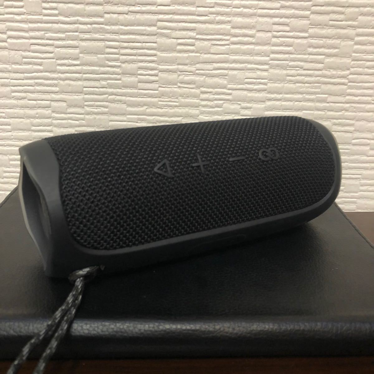 【本日最終値下げ】【最安値】美品JBL Flip5 ポータブル ウオータープル スピーカー ブラック 本体のみ Bluetooth