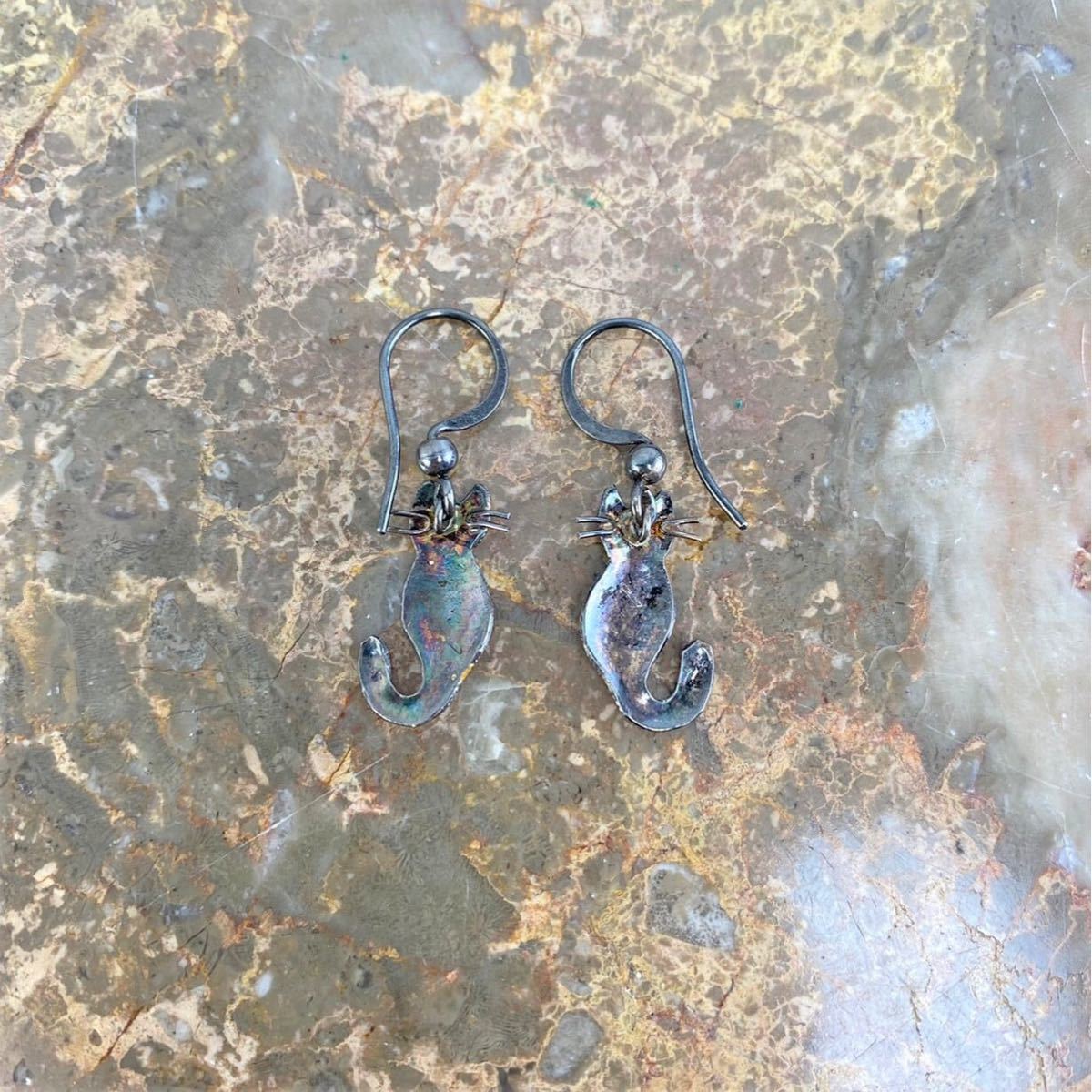 USA VINTAGE CAT DESIGN SWING EARRINGS/アメリカンヴィンテージ猫モチーフぶらさがりピアス