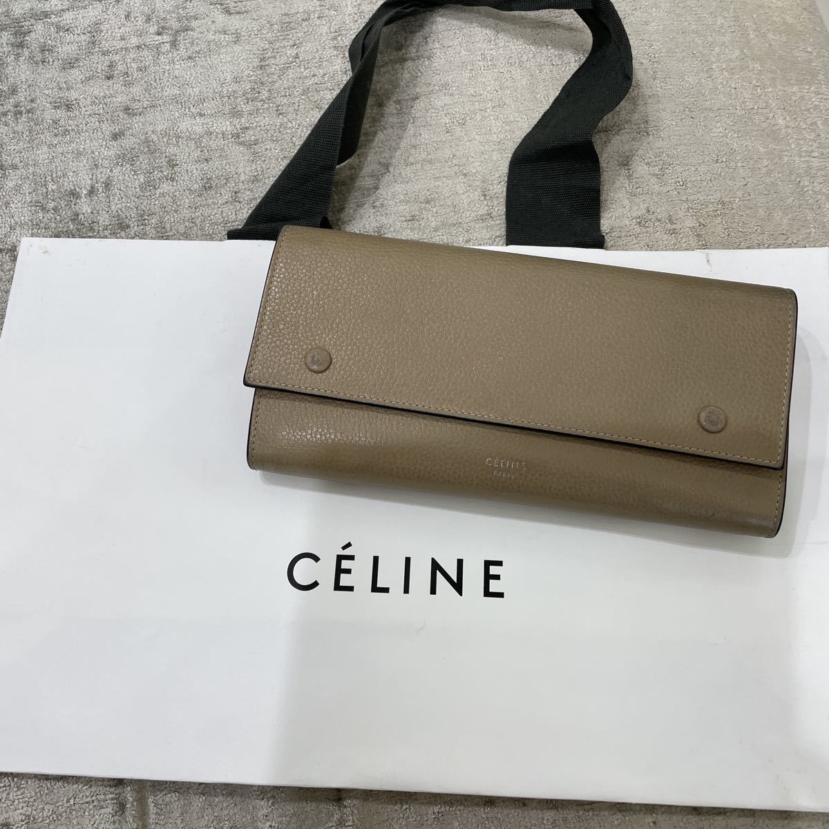 正規品セリーヌ CELINE ラージフラップ マルチファンクション バイカラー カーフレザー 二つ折り長財布 デューン ベージュ レッド_画像1