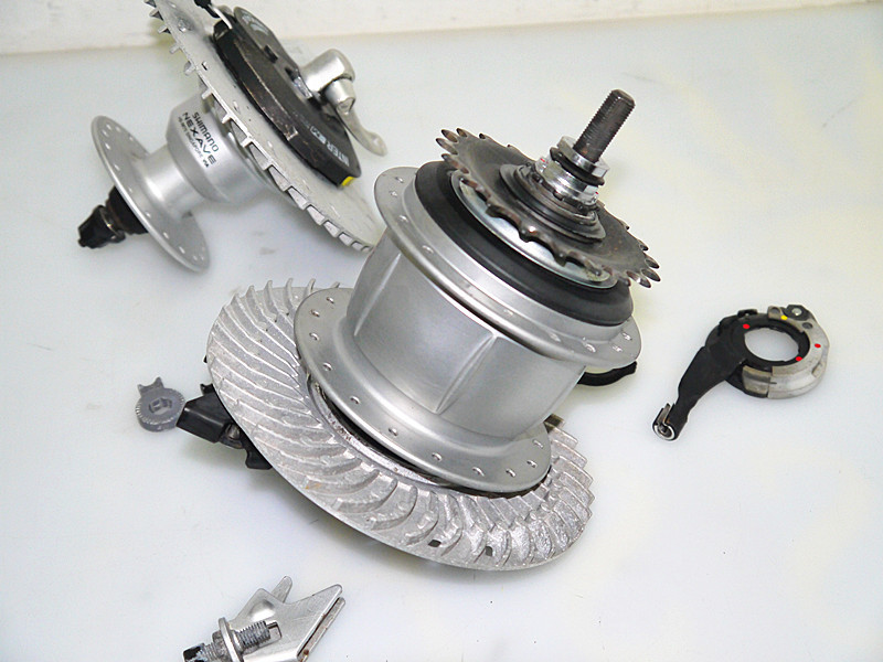 シマノ Nexus SG-8R25 INTER8 内装8段 前、後ハブ ローラー シマノ Nexus SG-8R25 INTER8 内装8段 前、後ハブ ローラー