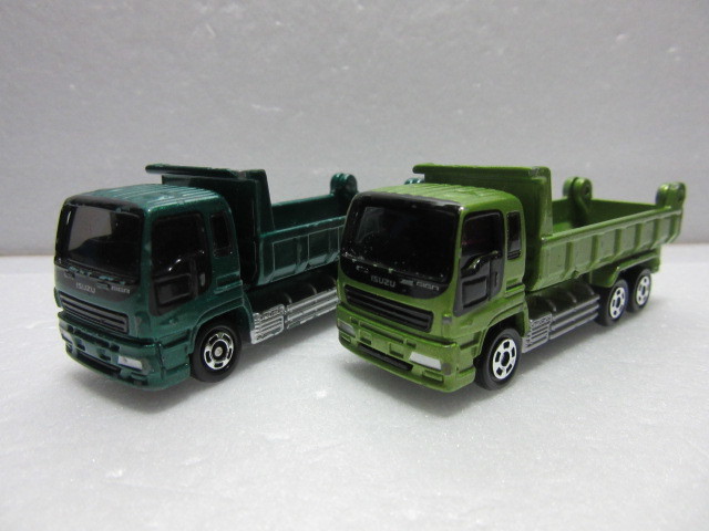 トミカ いすゞ ギガ ダンプカー2台(メガトンダンプ ライト トミカ いすゞ ギガ ダンプカー2台(メガトンダンプ ライト
