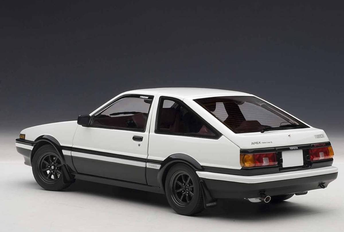 新品未開封 1/18 ダイキャスト AUTOart トヨタ スプリンタートレノ AE86 頭文字 イニシャルD コミックバージョン 藤原拓海_画像6