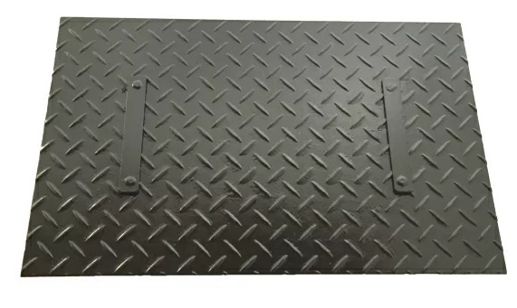 ファッションなデザイン 1□【郡山定#89ヨ040720-6W1】縞鋼板蓋 取手付 1枚 内径900×900 厚み4.5mm 工事用材料 ファッションなデザイン 1□【郡山定#89ヨ040720-6W1】縞鋼板蓋 取手付 1枚 内径900×900 厚み4.5mm 工事用材料