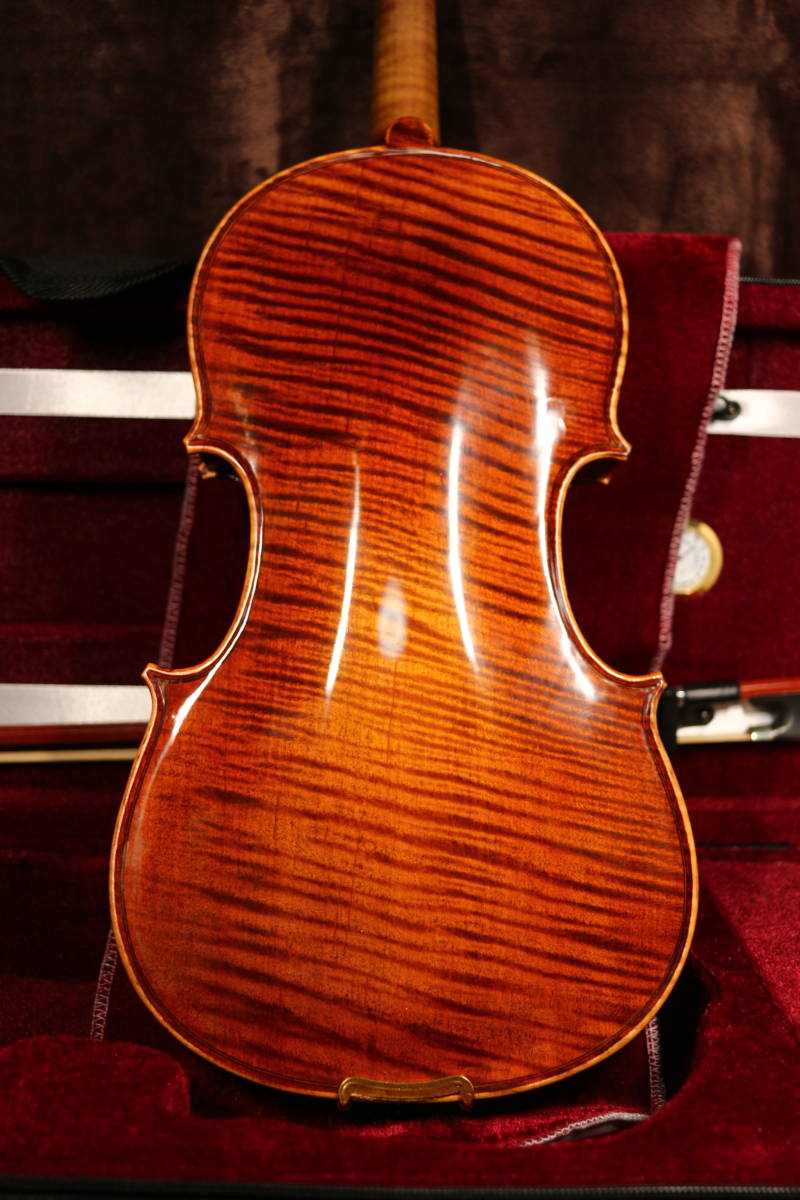 工房製 ハンドメイド バイオリン　4/4 フルサイズ 虎杢 (フレイムメイプル) ワンピースバック セット_画像3