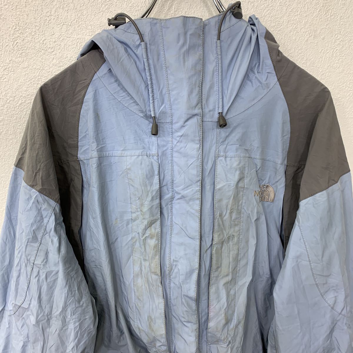 THE NORTH FACE ジップアップナイロンパーカー レディース Lサイズ ザ・ノースフェイス グレー 水色 古着卸 アメリカ仕入 t2203-3283_画像2