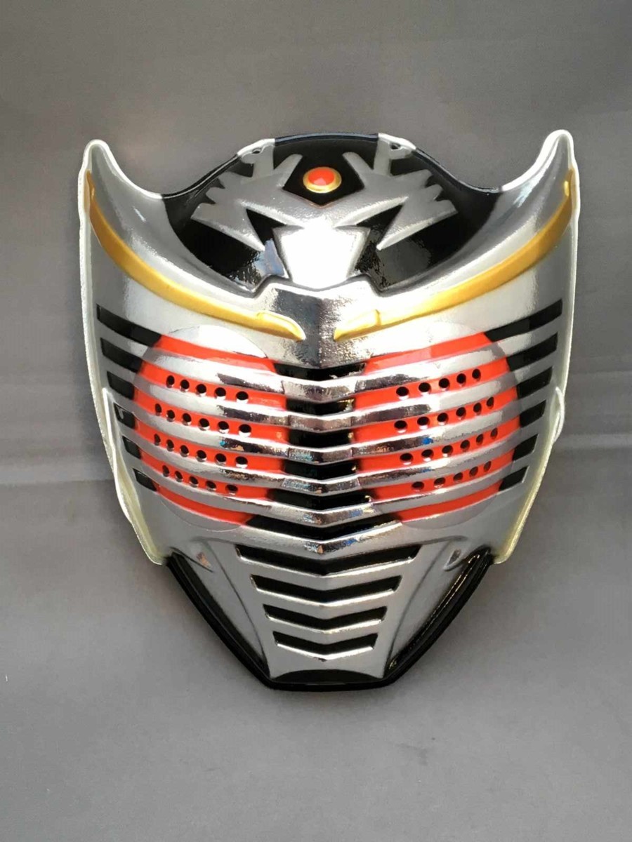  Kamen Rider Dragon Knight маска 