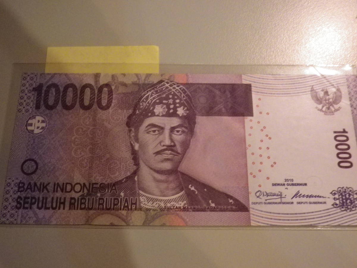 珍番！インドネシア 2010年 10000Rp 未使用 RFC”１１１１１１