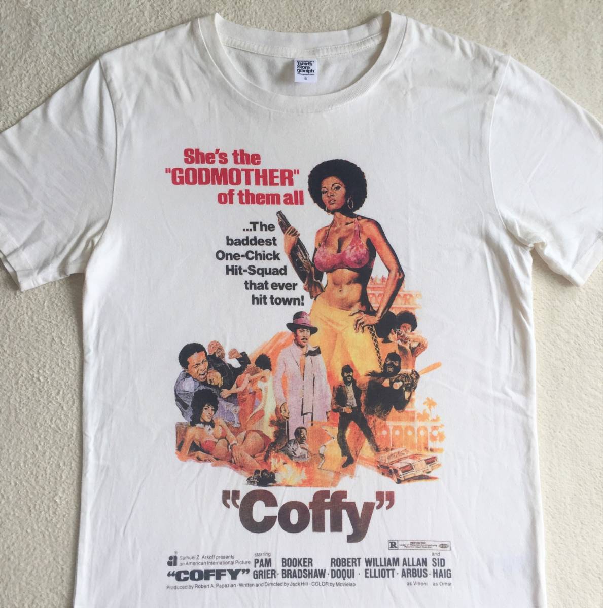 Coffy 映画 Tシャツ Black Movie Pam Grier パムグリア コフィ ブラックカルトムービー Graniph 検 Soul ソウル Jackie Brown 映画関連グッズ 売買されたオークション情報 Yahooの商品情報をアーカイブ公開 オークファン Aucfan Com