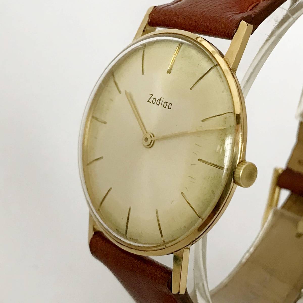【ZODIAC】1970年代 ZODIAC　ゾディアック 手巻機械式　紳士用腕時計　ゴールドダイアル アンティークウォッチ 新革バンド 17石_画像1