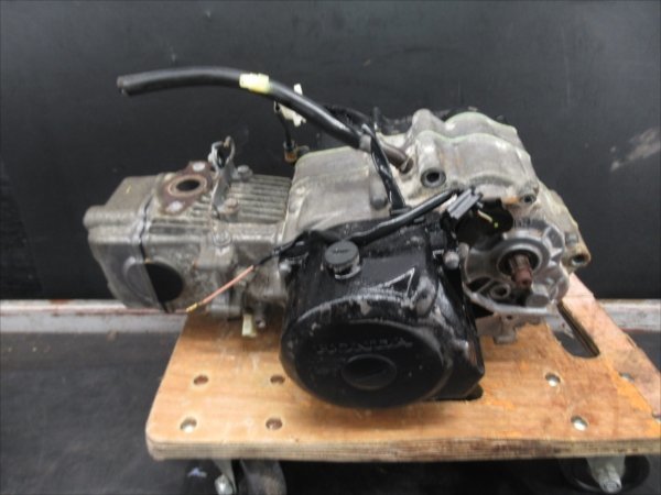 同梱】 J2R4-0627 ホンダ C50 Fi スーパーカブ 実動 エンジン ASSY