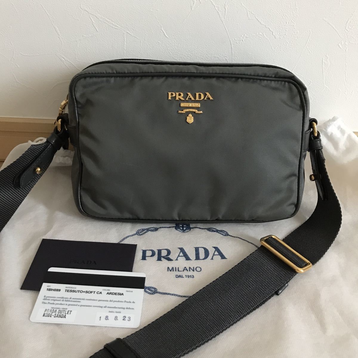 人気ブランド値下げ PRADA VITELLO PHENIX ARDESIAショルダーバッグ