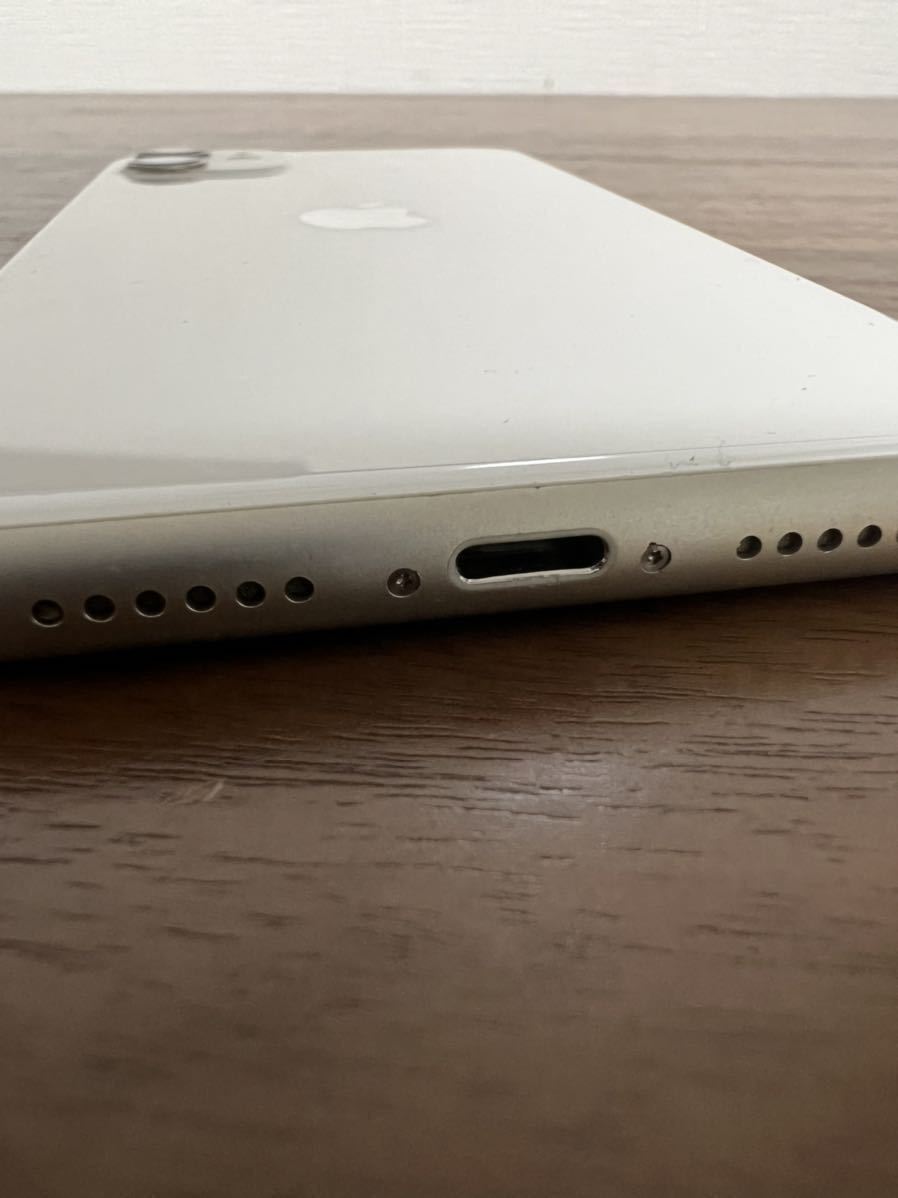 Apple iPhone 11 256GB ホワイト(国内版SIMロックフリー)型番MWM82J