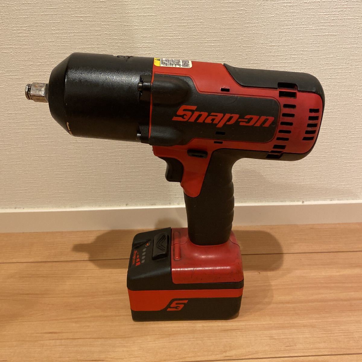 買物 スナップオン 電動インパクト CTJ8850 ワークライトセット artis