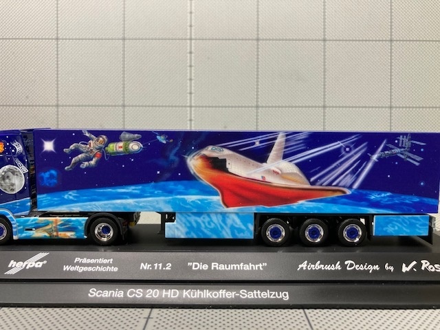 1/87 Herpa Scania CS 20 HD Refrigerated Box Semitrailer "Die Raumfahrt"_画像5
