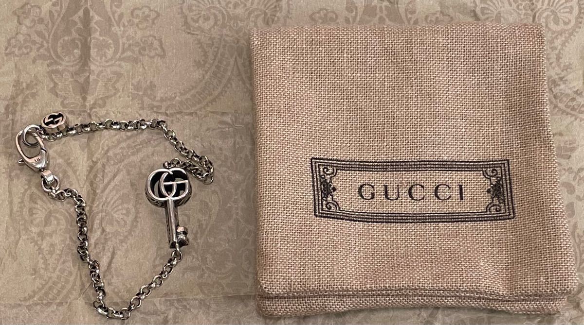 PayPayフリマ|GUCCI グッチ シルバー インターロッキング 鍵 キー 新作商品 美品 中古 インターロッキング 鍵 ブレスレット シルバー グッチ GUCCI ネックレス