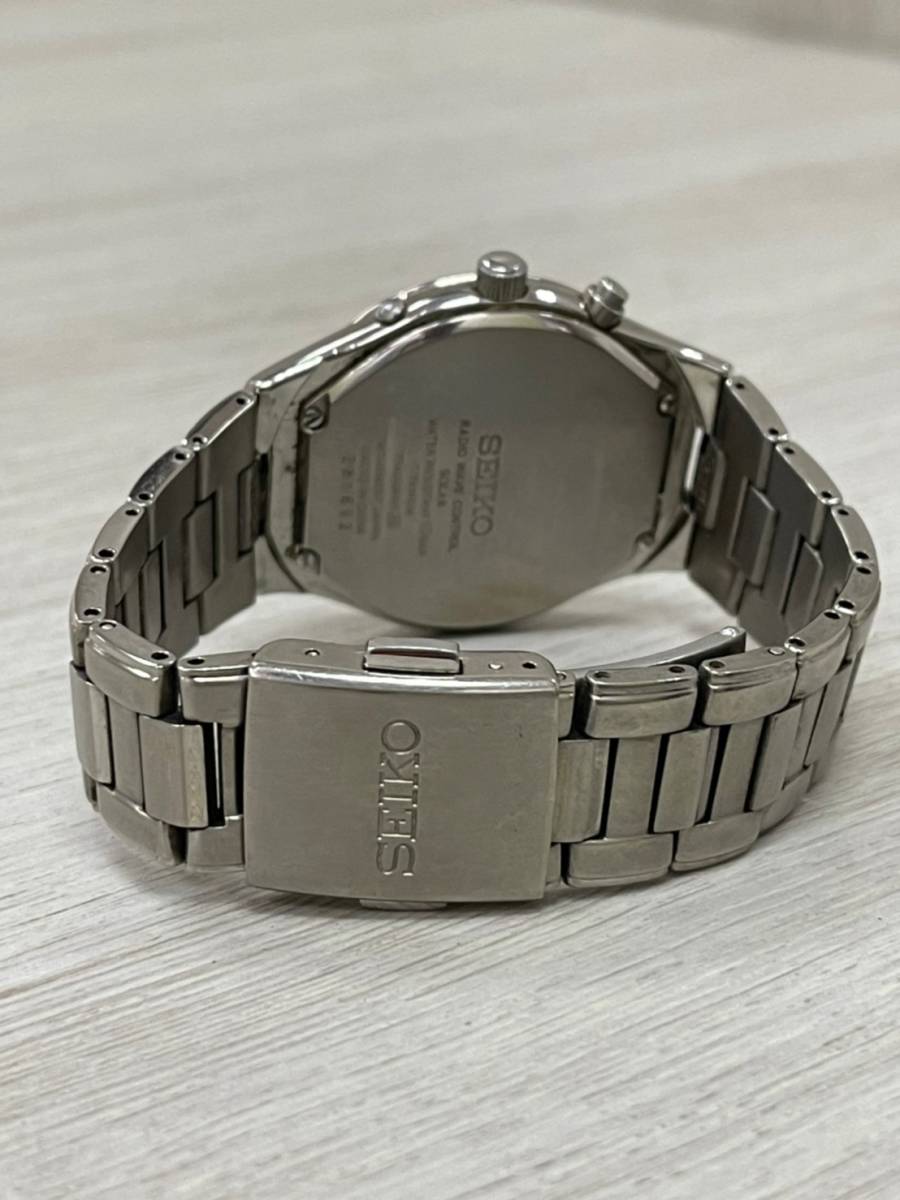 綺麗品　SEIKO セイコー 7B42-0AN0 チタン ソーラー 電波 デイト 3針 純正ベルト メンズ シルバー 腕時計_画像4