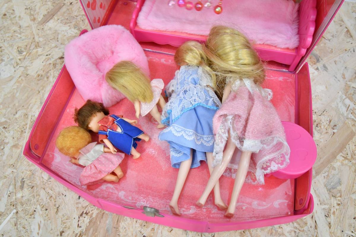 リカちゃん　ハウス　家　リカハウス　ピンク色　持ち運びバッグ型　ベッド　ソファー　テーブル　人形　まとめて_画像6