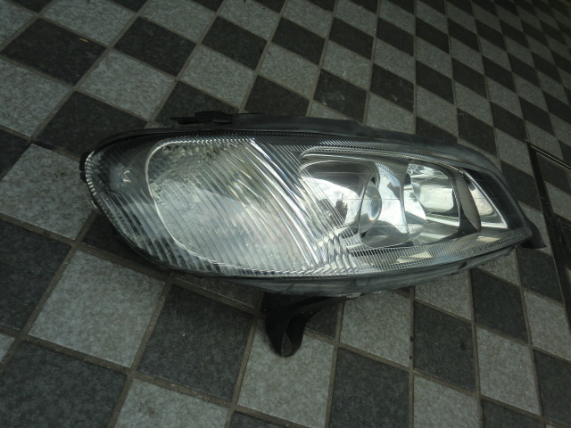  Opel Omega XF250 original head light headlamp halogen light lamp right Junk 1LL009020