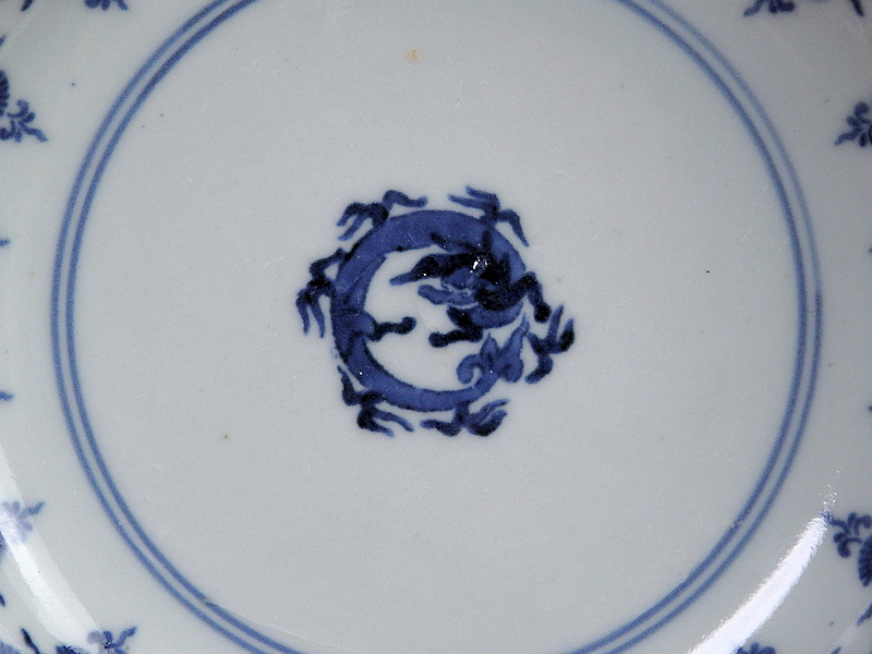 *. heart * CBd-D648mS old Imari blue and white ceramics type .. seal . dragon ...... map 4 size half plate 