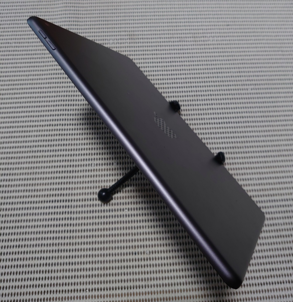完動品液晶無傷iPad第7世代(A2197)本体32GBグレイWi-Fiモデル