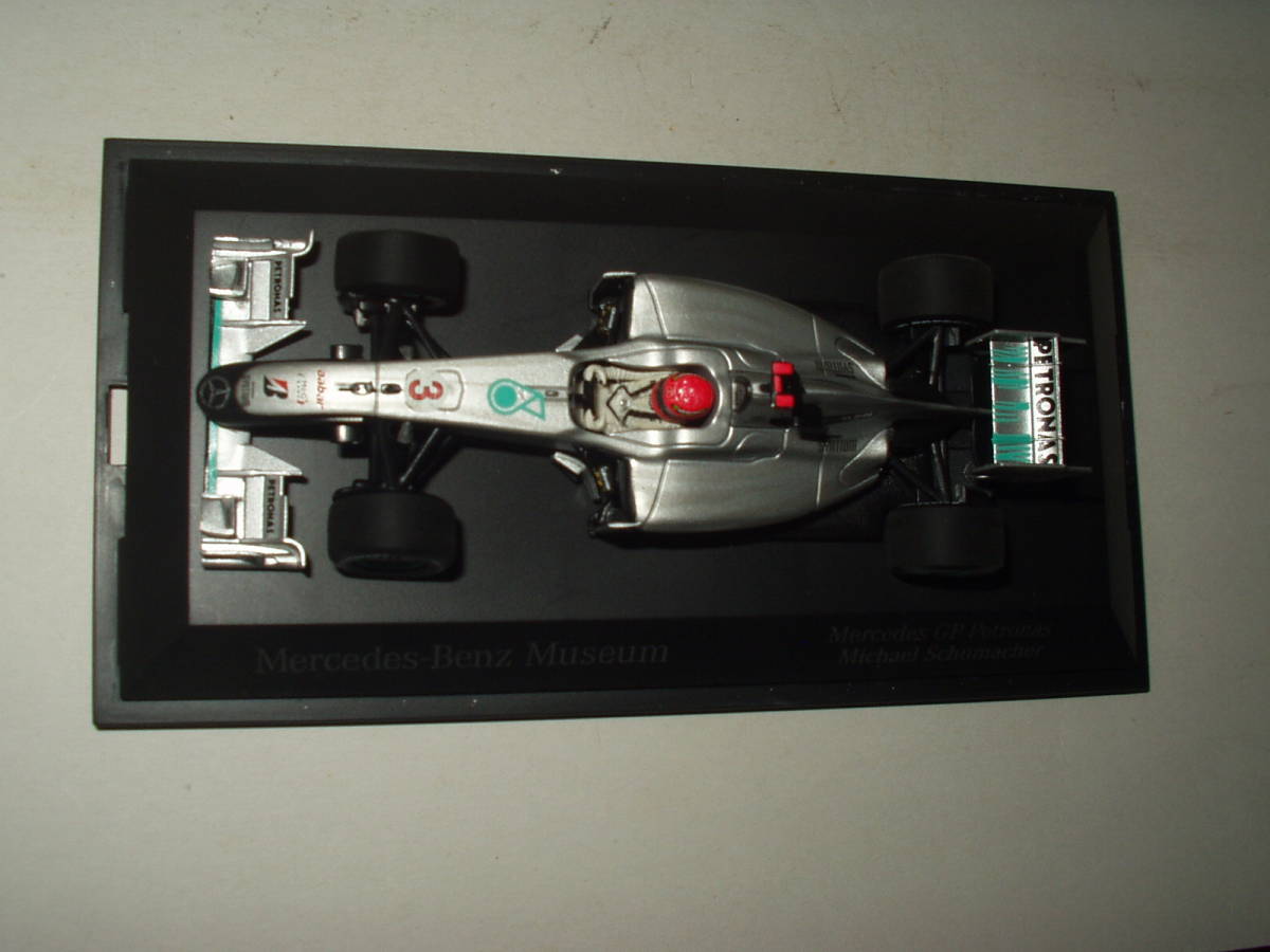 PMA Mercedes GP Petronas #3 Michael Schumacher / メルセデス-ベンツ博物館 ミニチャンプス メルセデス GP ペトロナス ( 1:43 )_画像5