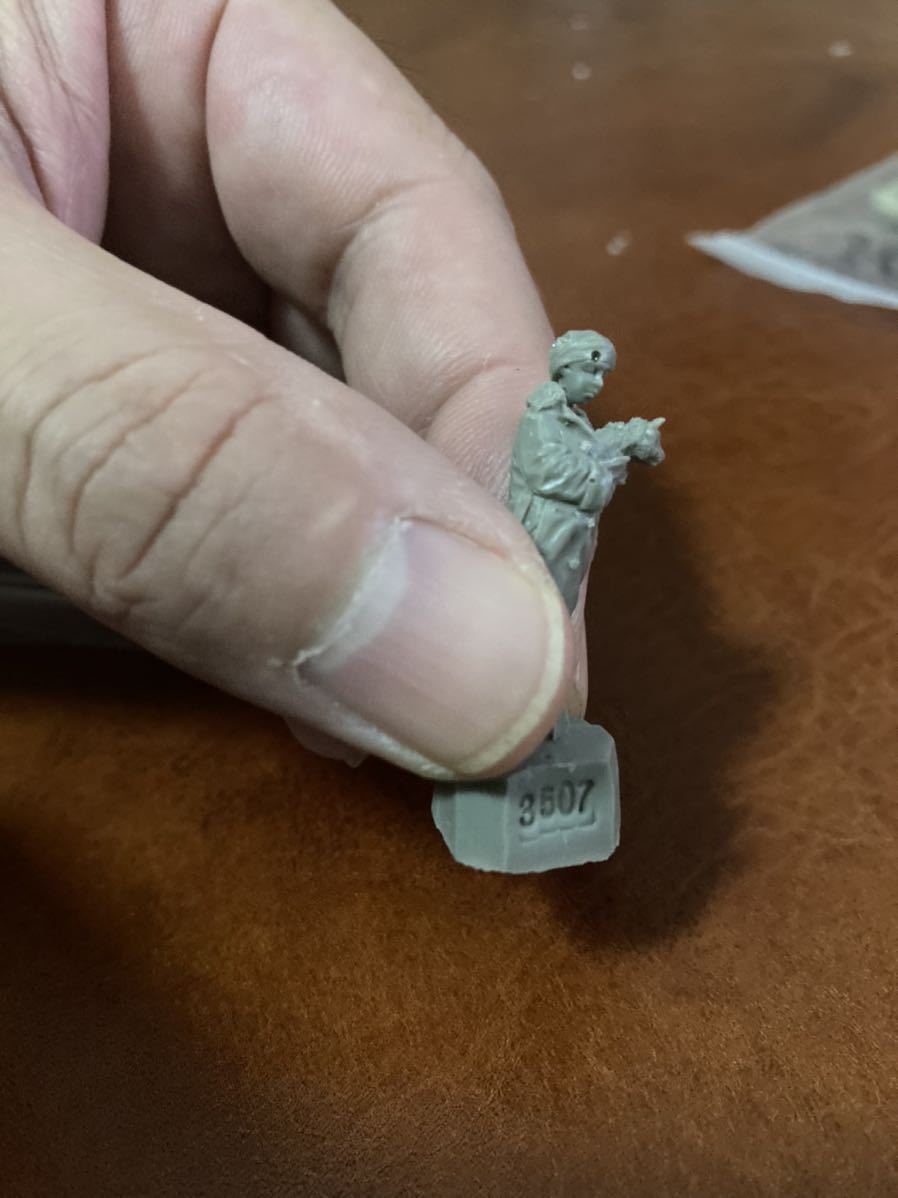 1/35 собака . девочка фигурка галет ki resin пластиковая модель гараж комплект .. geo лама не собран не использовался 