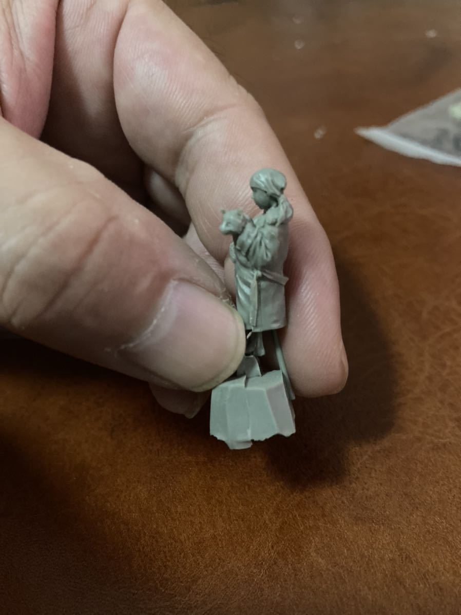 1/35 собака . девочка фигурка галет ki resin пластиковая модель гараж комплект .. geo лама не собран не использовался 
