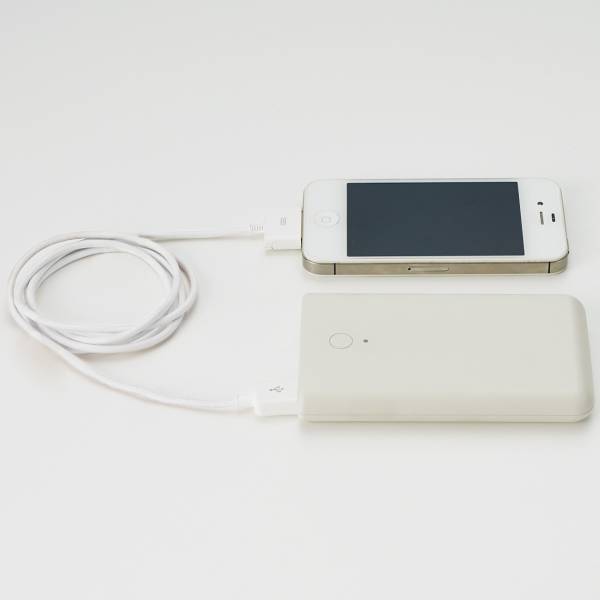  стоимость доставки 450 иен ~( быстрое решение. бесплатная доставка ) новый товар Muji Ryohin × Sanyo смартфон для перезаряжаемая батарея 6200mAh USB тип зарядное устройство DE-RHD004 мобильный аккумулятор 2 шт. одновременно подача тока MUJI